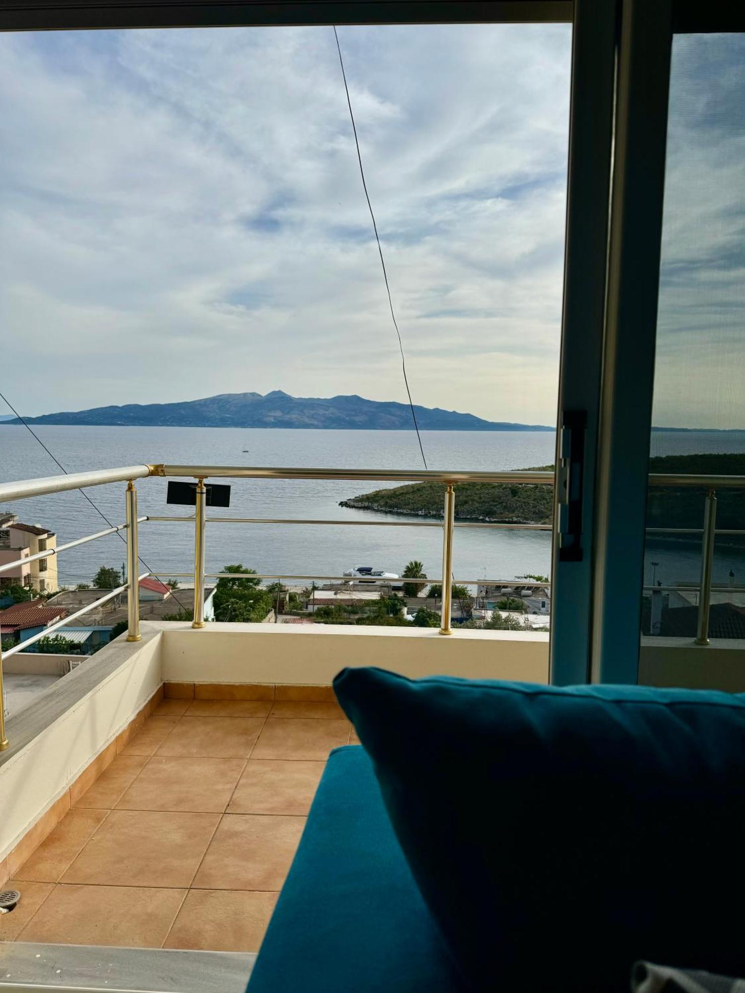 Comfy Blue Sarande Apartment Екстериор снимка